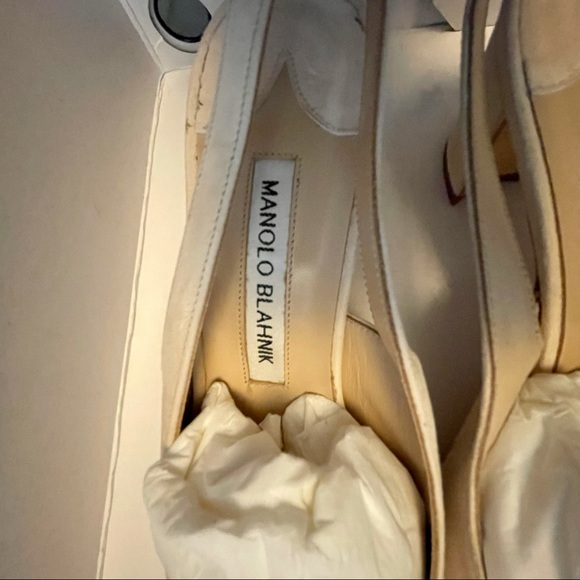 π‘MANOLO Allurasa slingback nude/cream suede, 2β stacked heel SZ 7. - Picture 11 of 14
